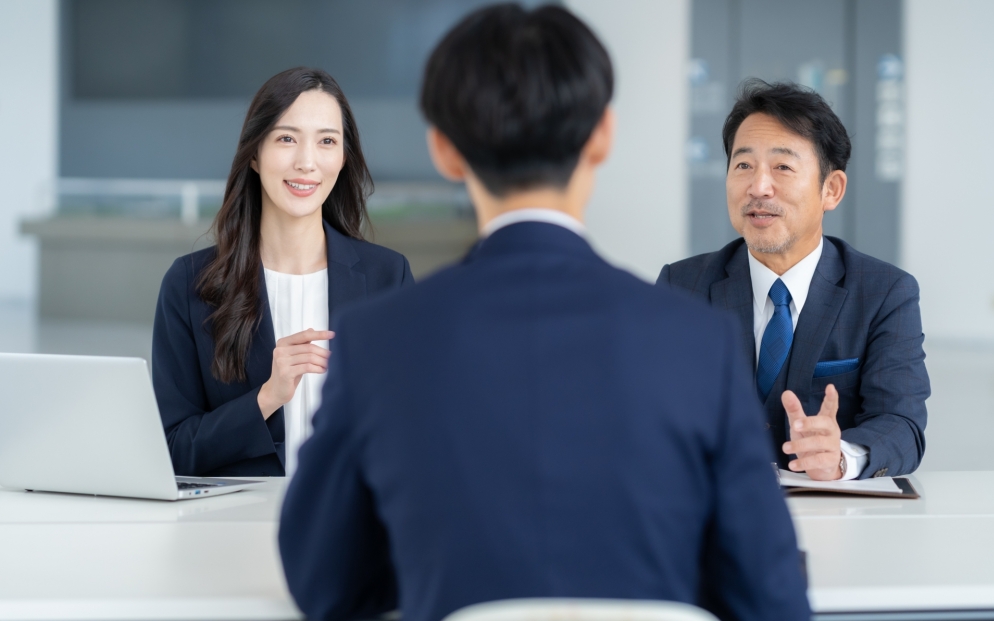 銀行員から公務員への転職と適性